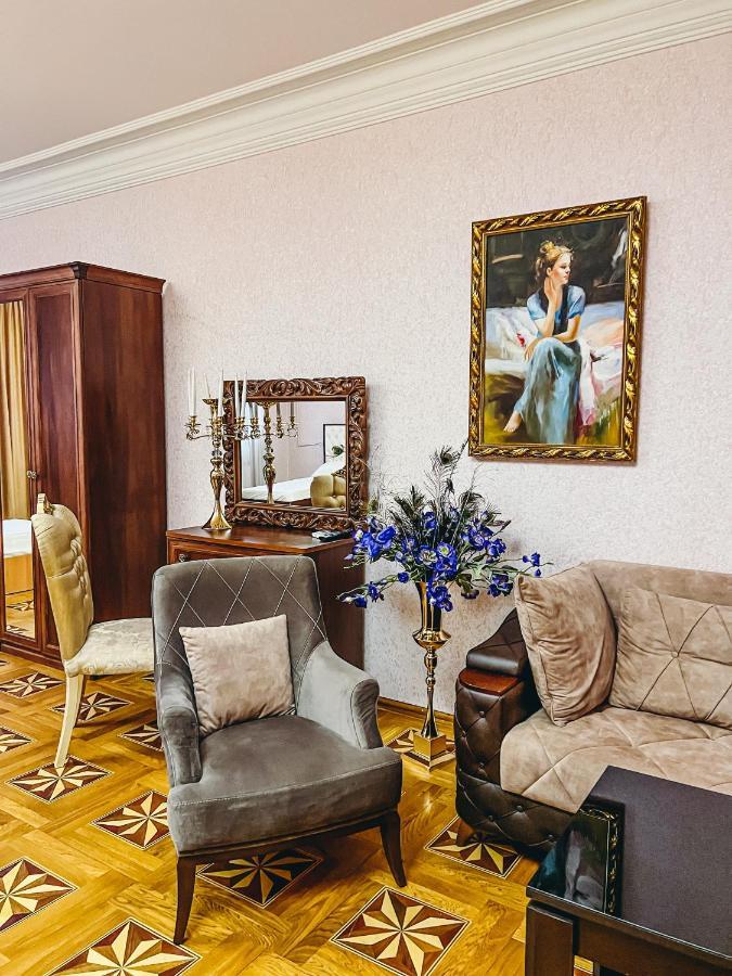 Castle Family Hotel Yerevan Exterior photo